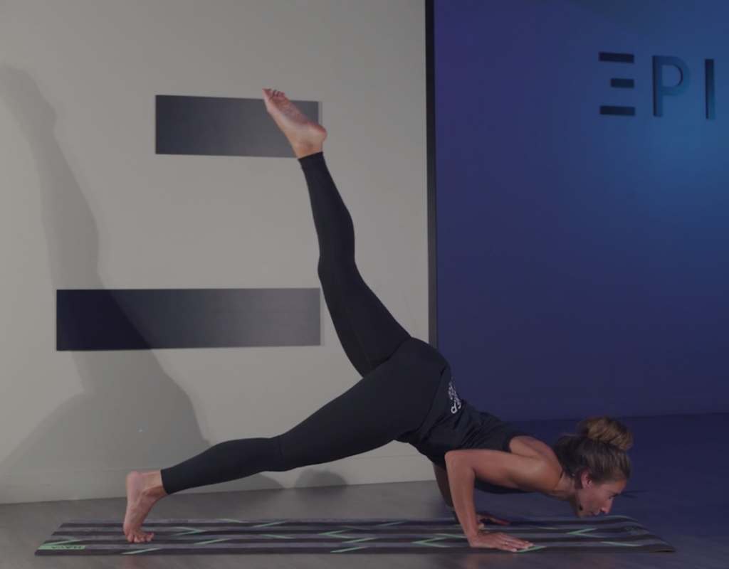 Vidéo 3 legs chaturanga